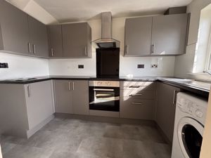 Kitchen (1)- click for photo gallery